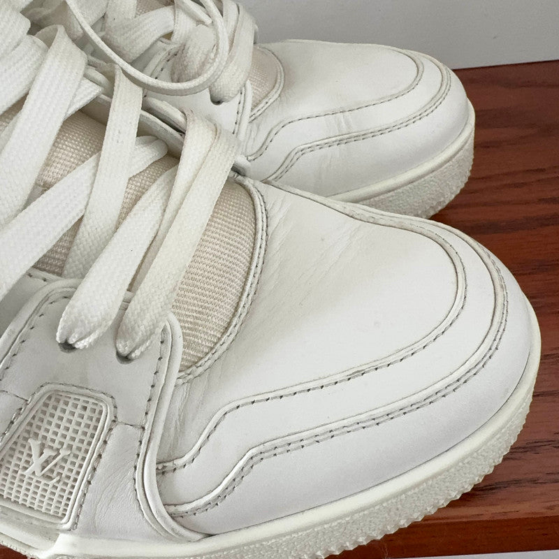 Louis Vuitton Trainer Sneaker in White 0079
