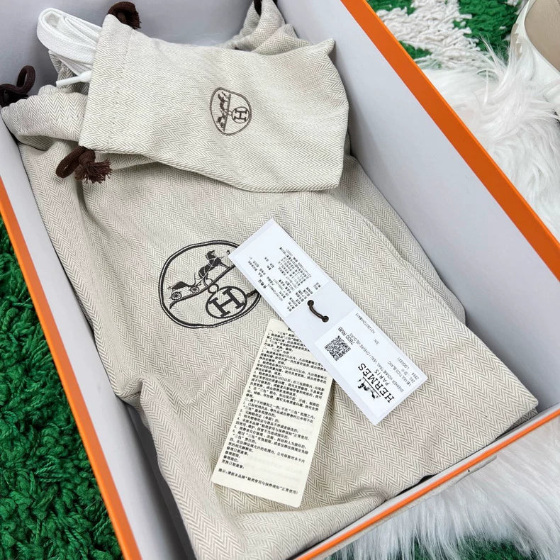 Hermes Trail Casual Sneakers in Black and White