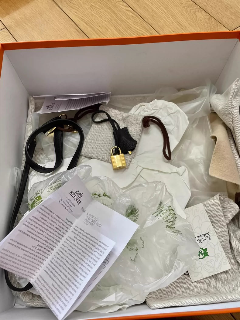 Hermes Kelly 28 Handbag with Accessories