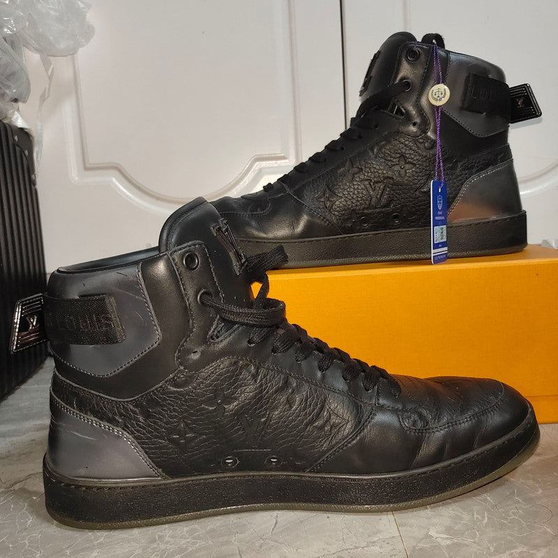 Louis Vuitton Rivoli High-Top Casual Sneakers in Black 0079
