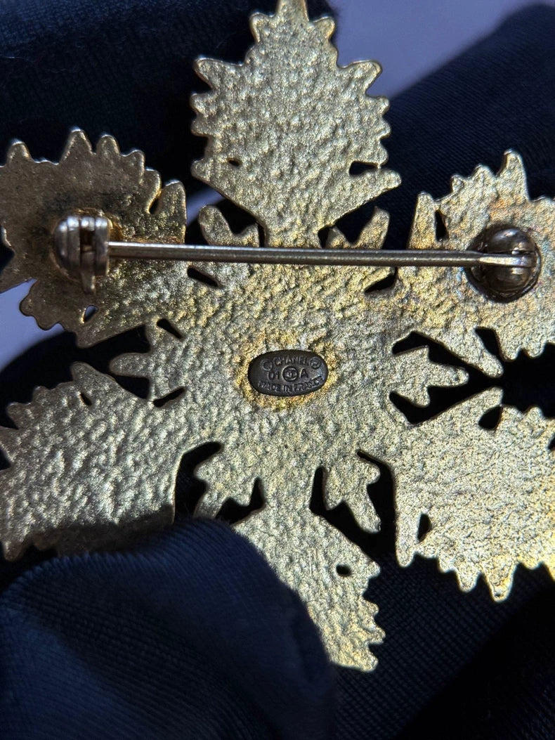 Chanel Gold Snowflake Brooch-yf