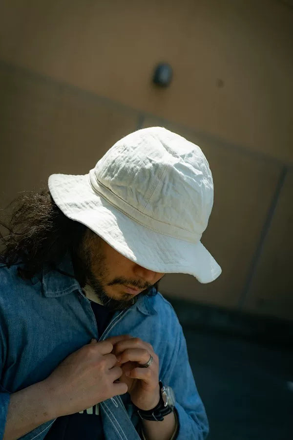 real mccoy's daisy bucket hat in off-white