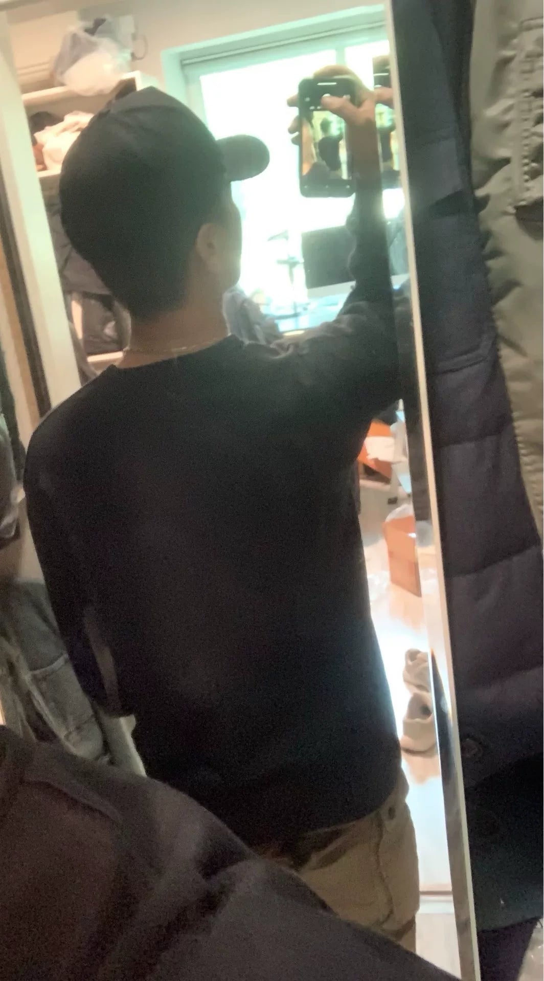 black long sleeve casual sweatshirt