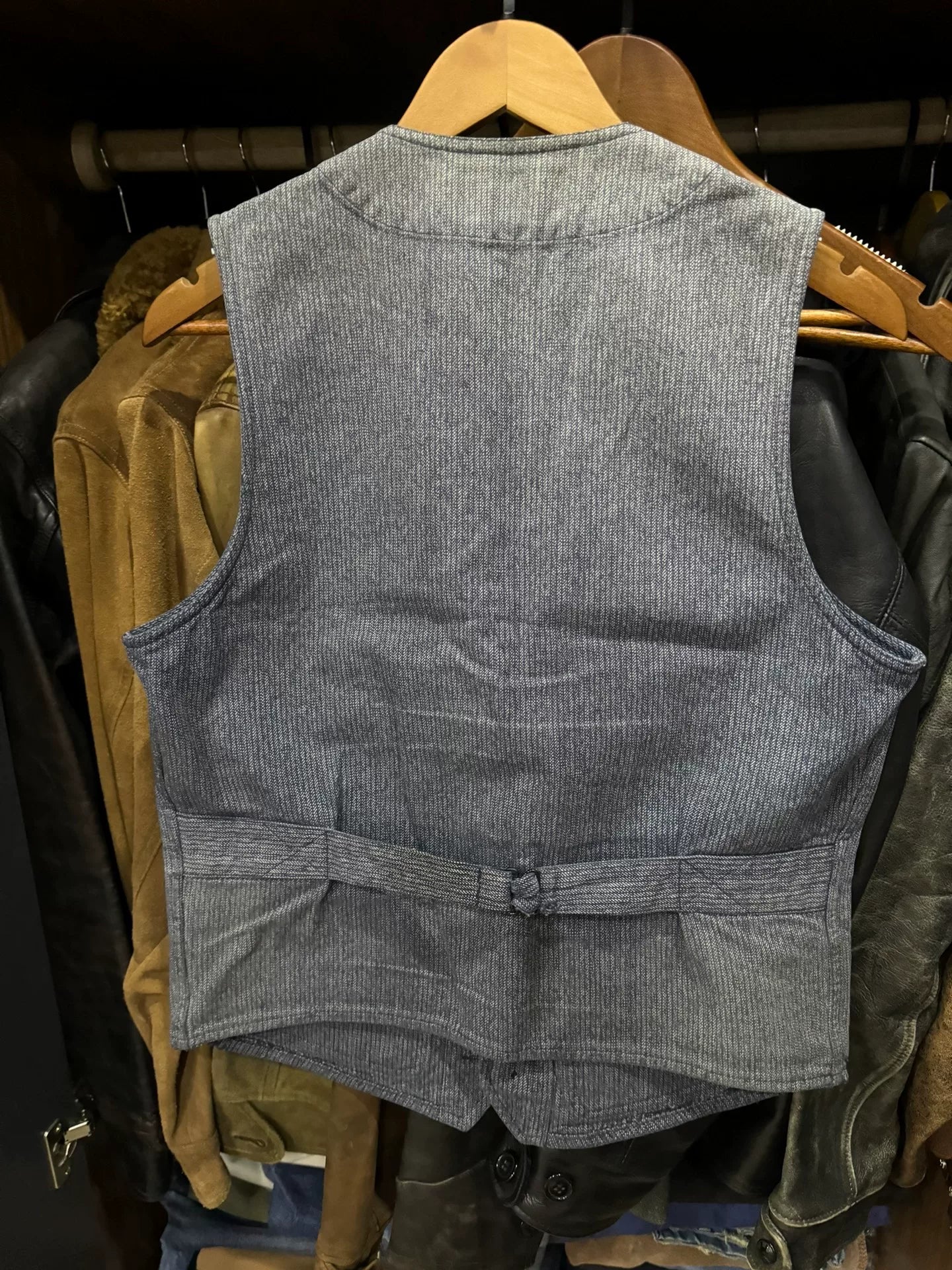 stylish thick gray vest for men