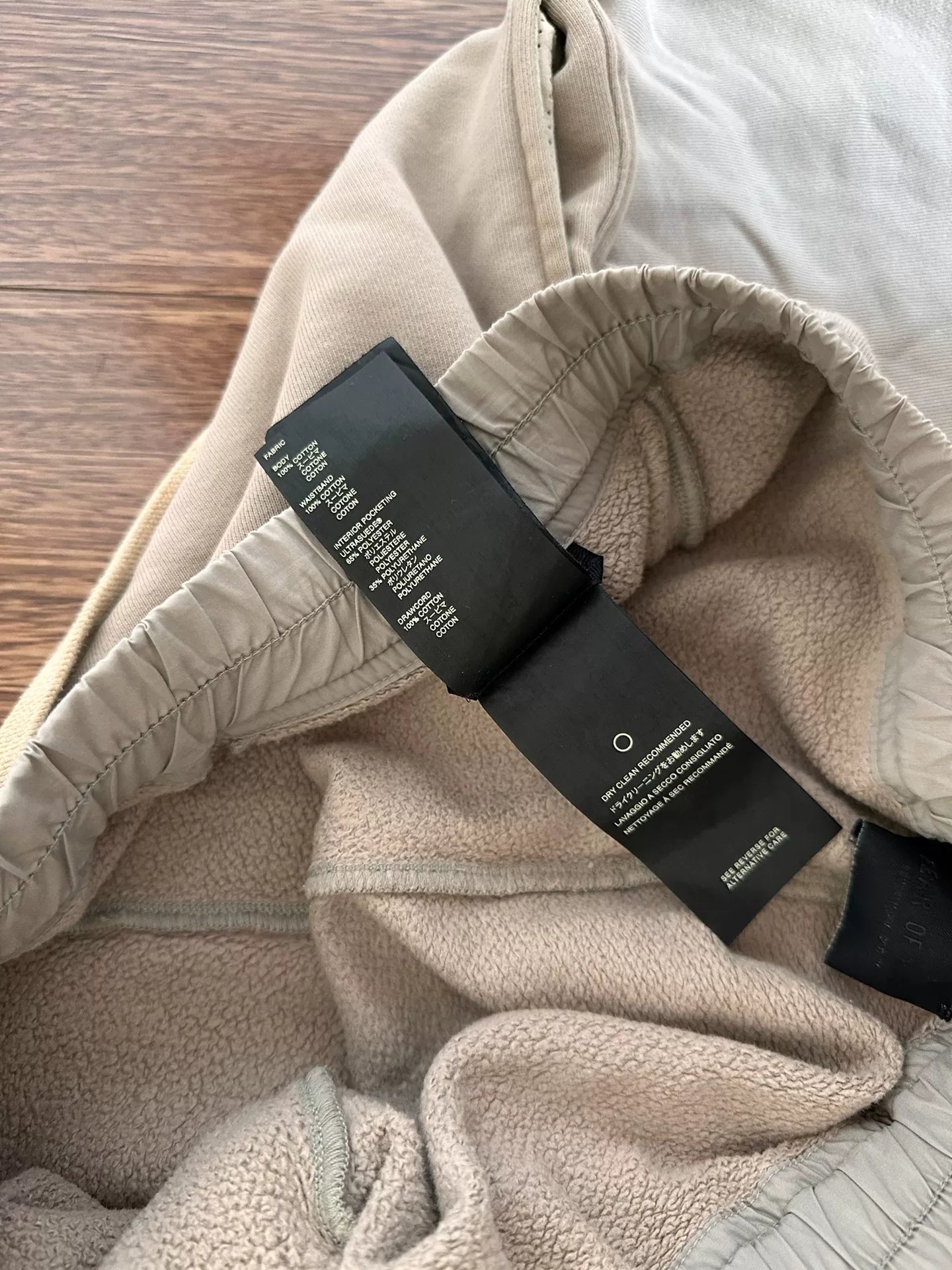 fear of god vintage sweatshorts in concrete white