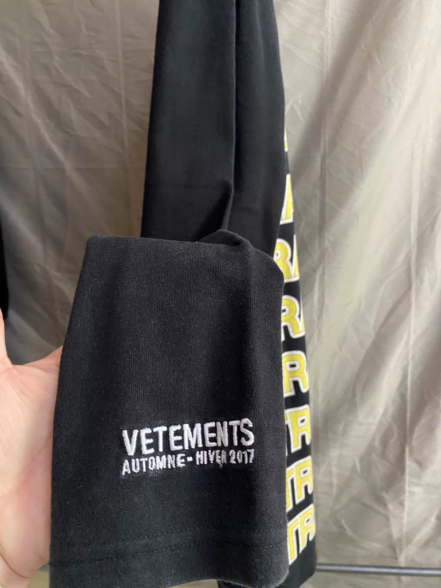 vetements black long sleeve graphic shirt