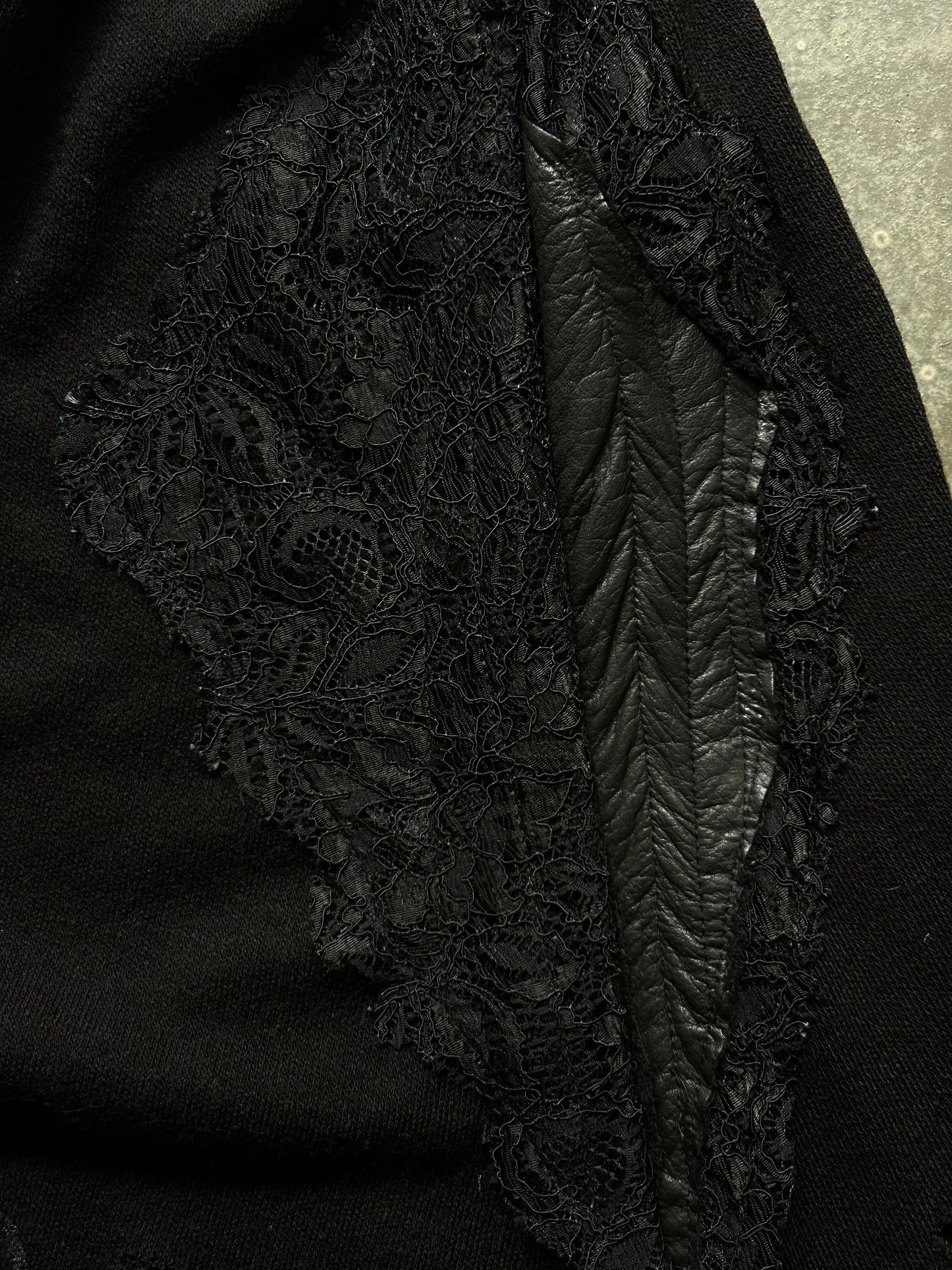 stylish black printed long sleeve top