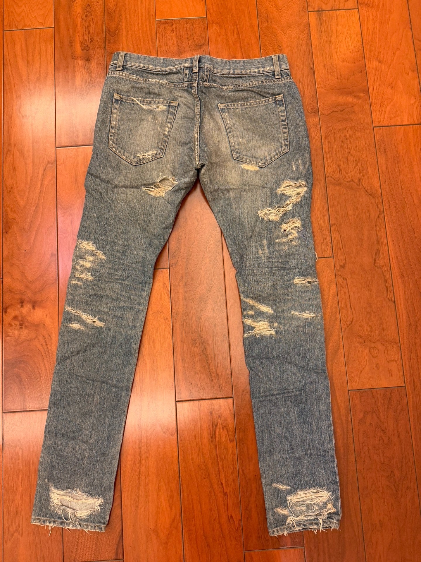 Saint Laurent Paris SLP Distressed Jeans D02 W32