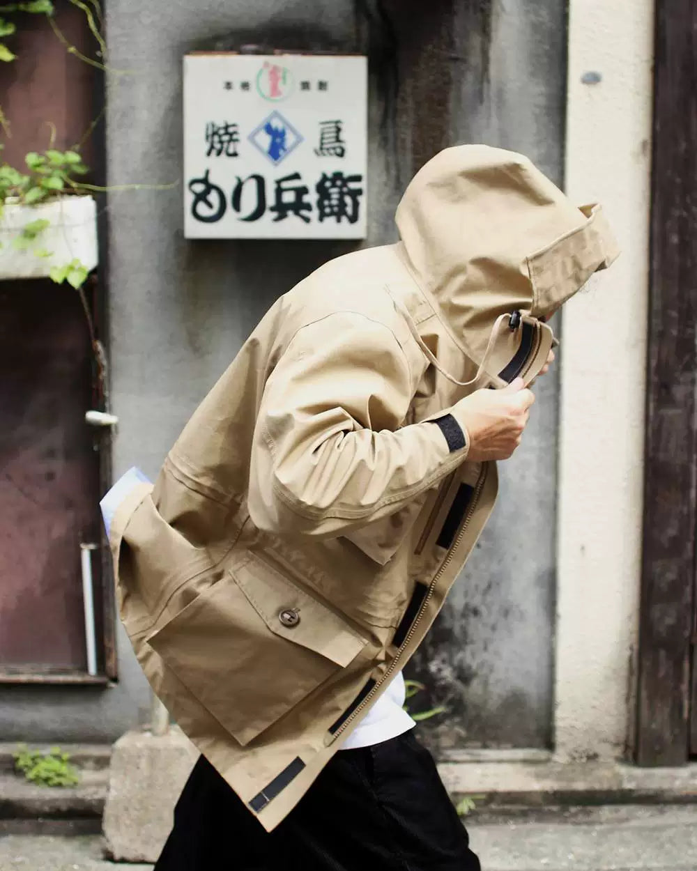 nanamica gore-tex cruiser jacket in beige