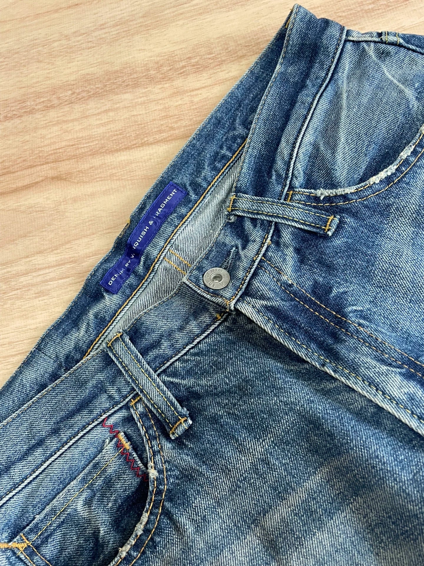 denim by vanquish distressed wash jeans