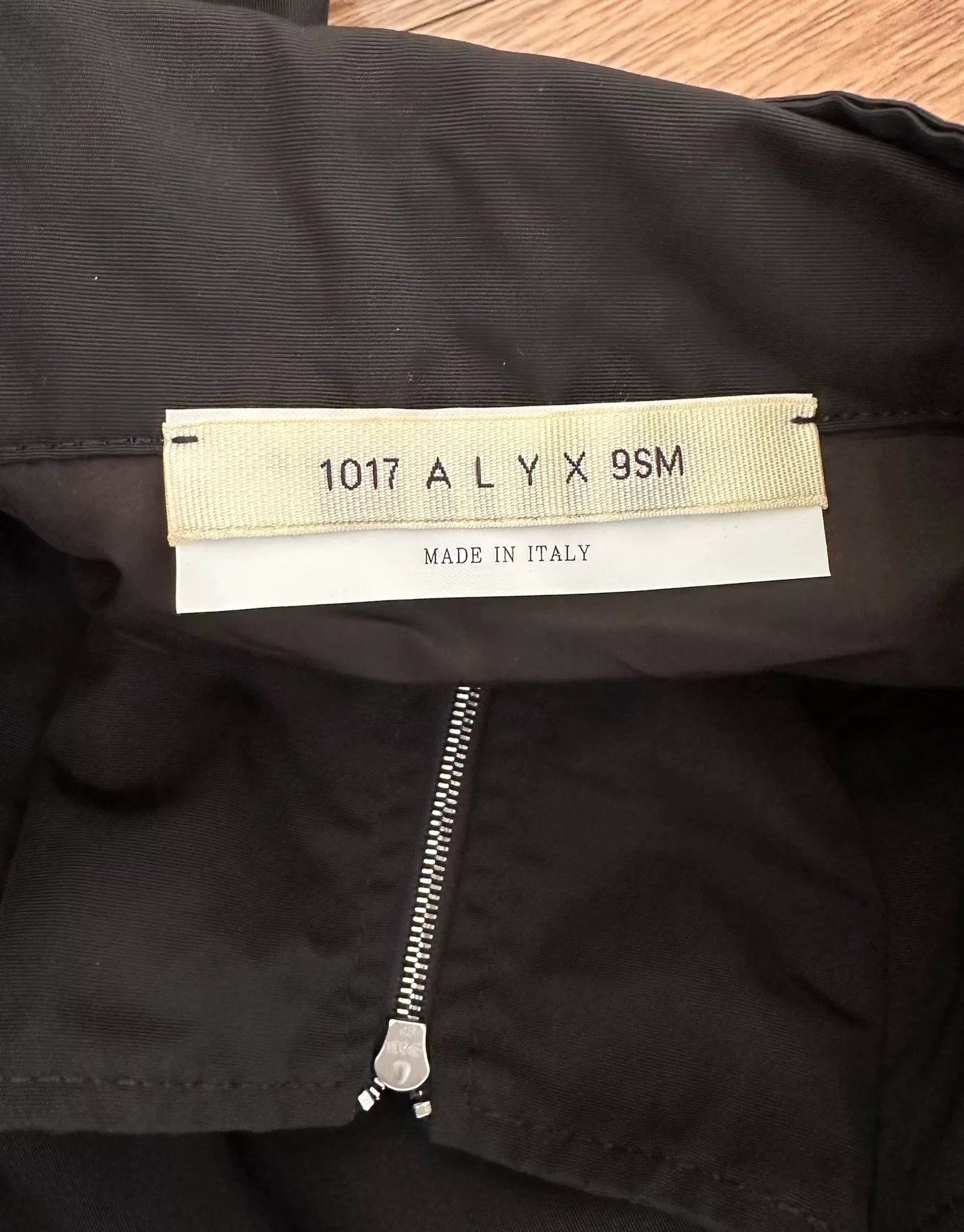 black short zip collar jacket