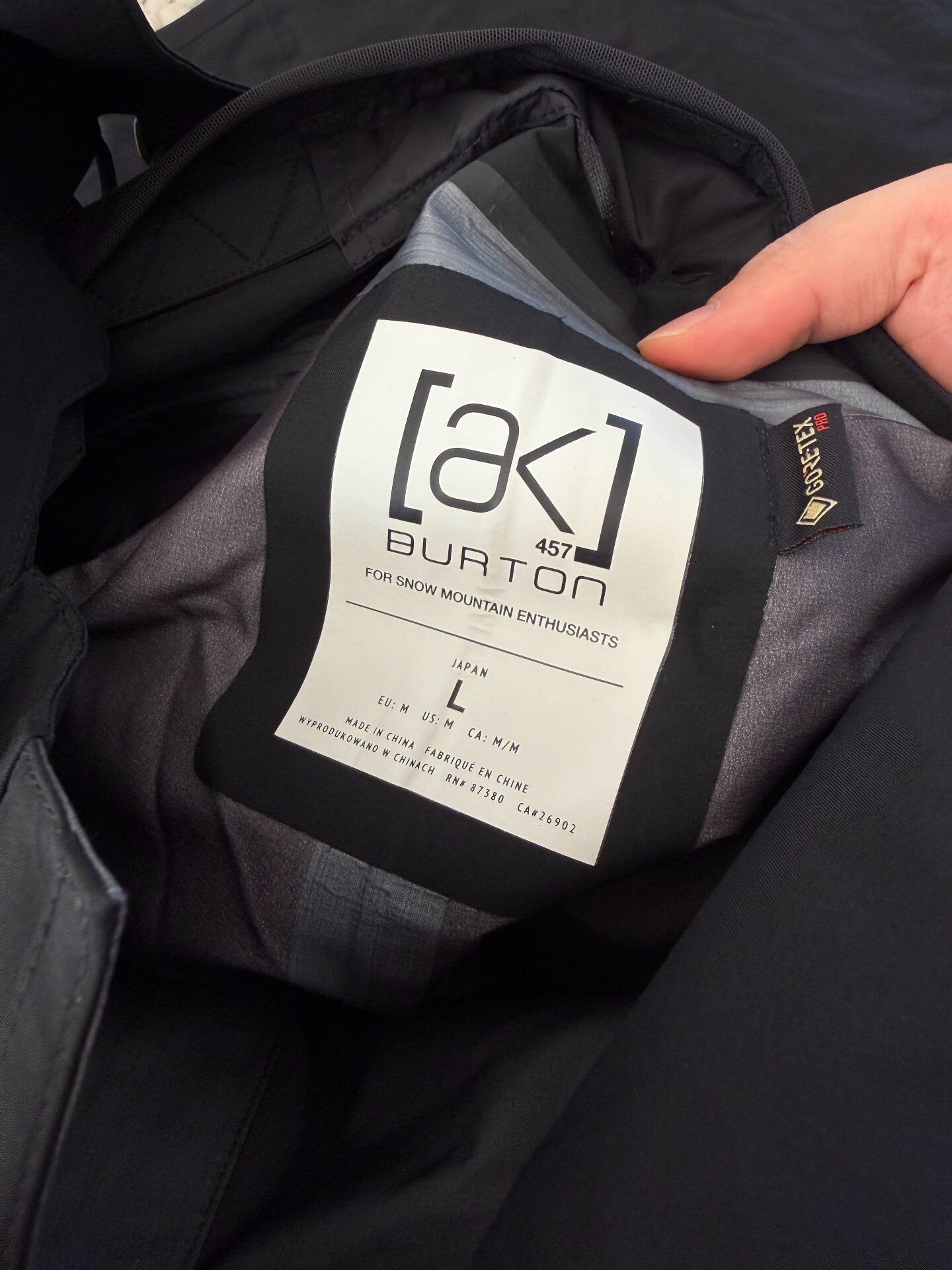 black burton ak457 ski overalls size L