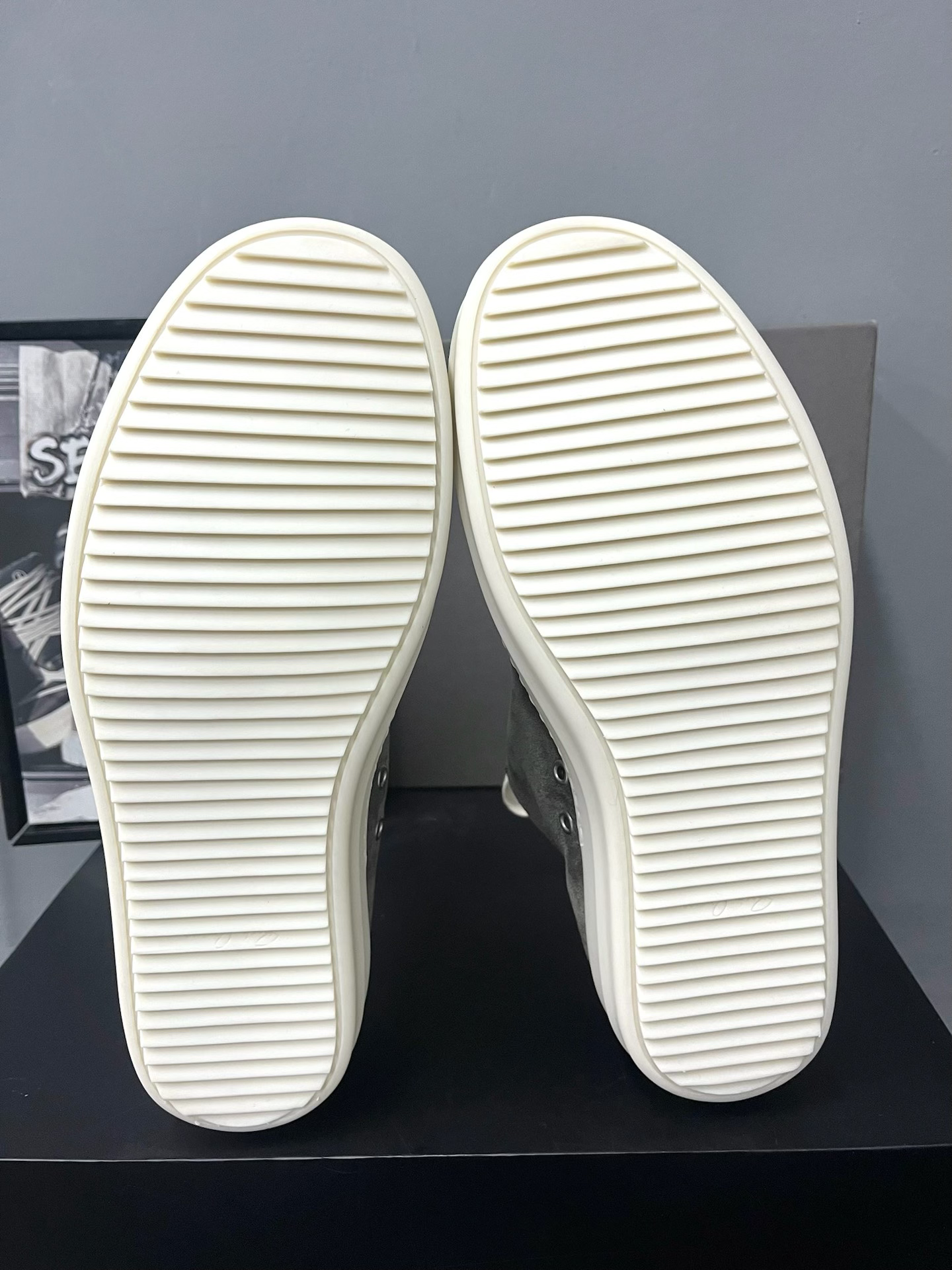 Rick Owens Low-Top Gray Suede Sneakers