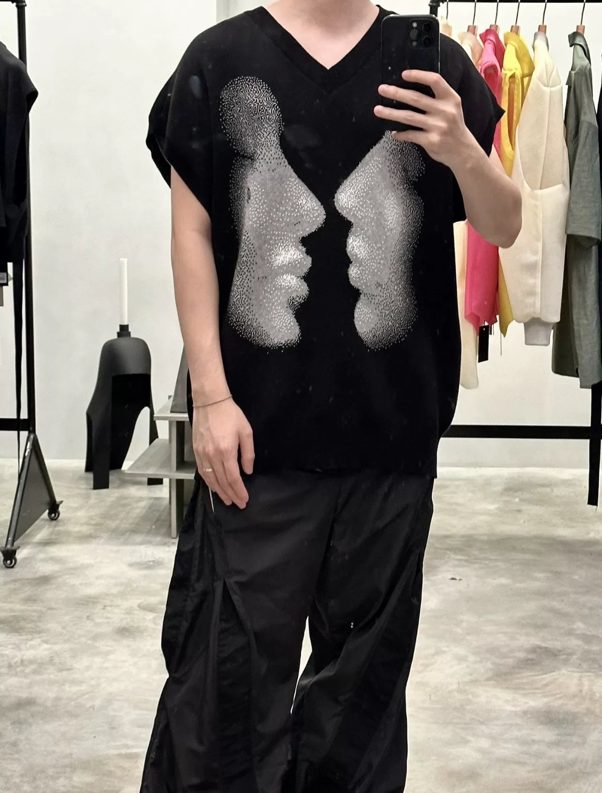 Kusikohc Graphic Knit Vest with Portrait Design