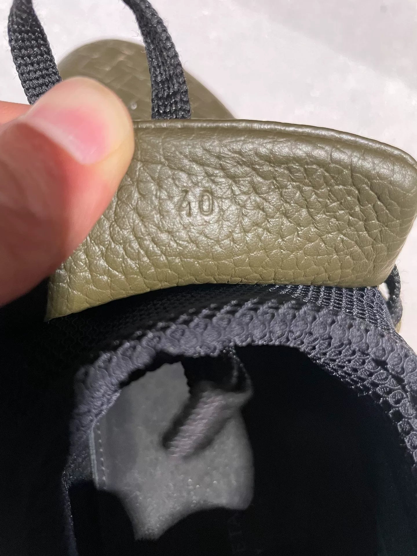 Bottega Veneta Men's Casual Shoes Size 40