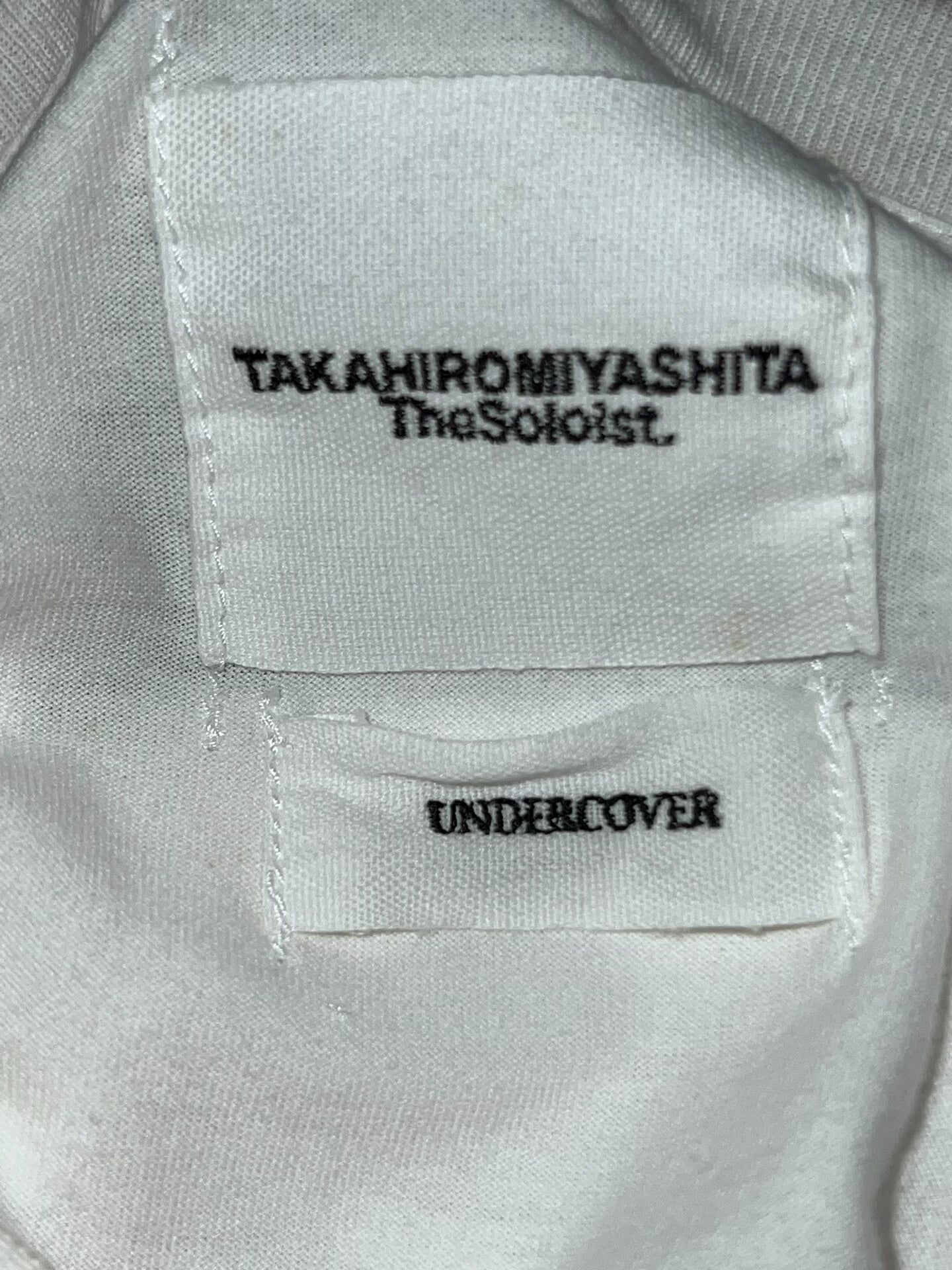 no borders collaboration graphic tee