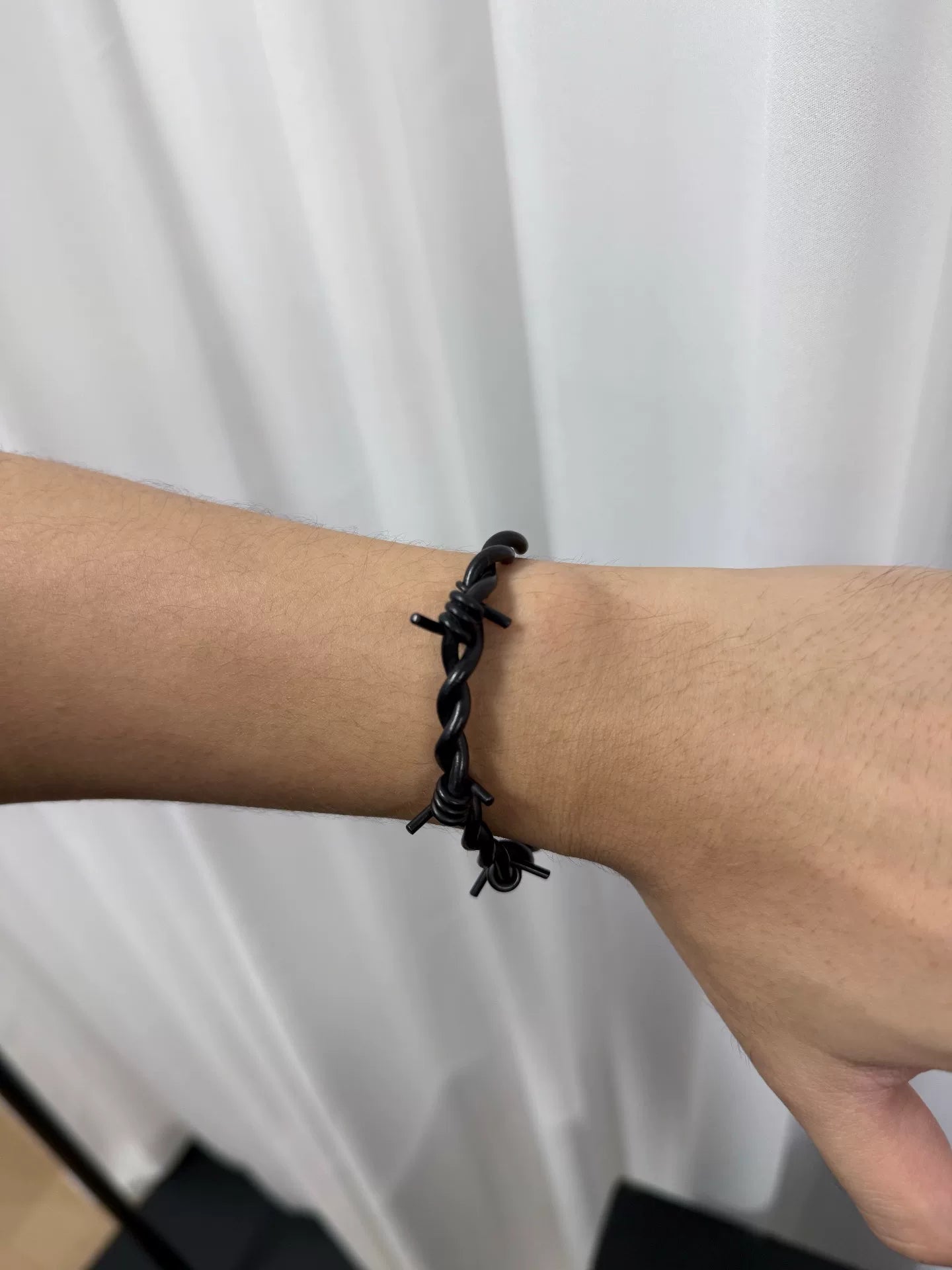 UNDERCOVER Thorn Wire Hand Bracelet