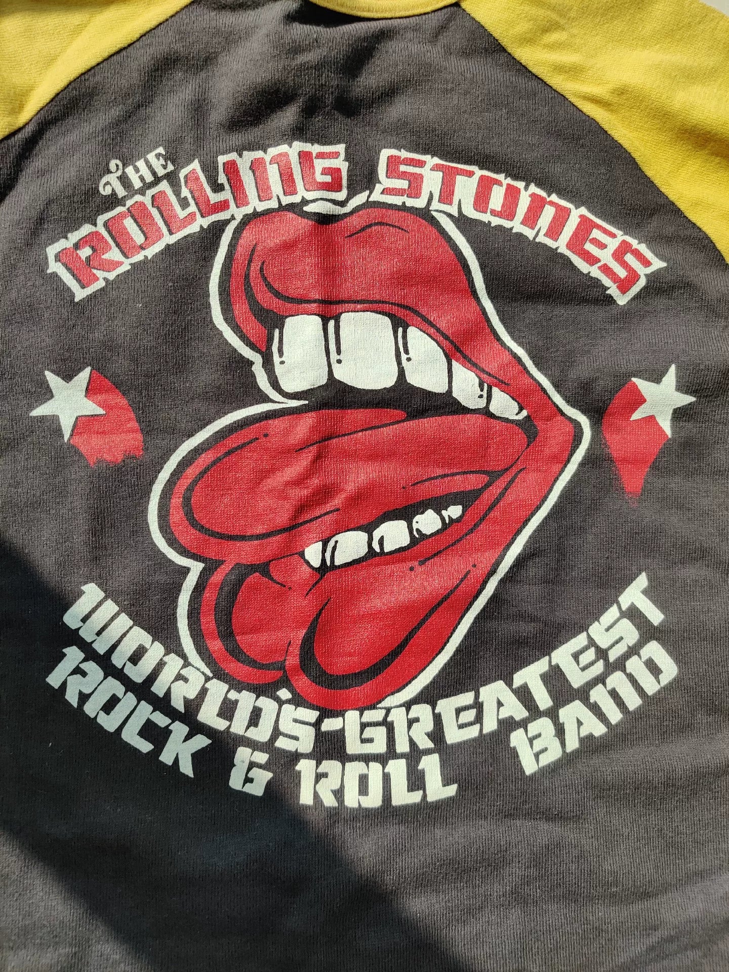 bootleggers skull graphic tee with yellow sleeves