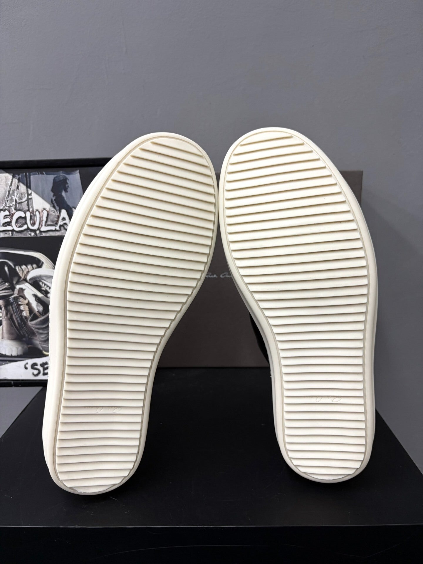 RickOwens 26SS Black Low-Top Leather Sneakers