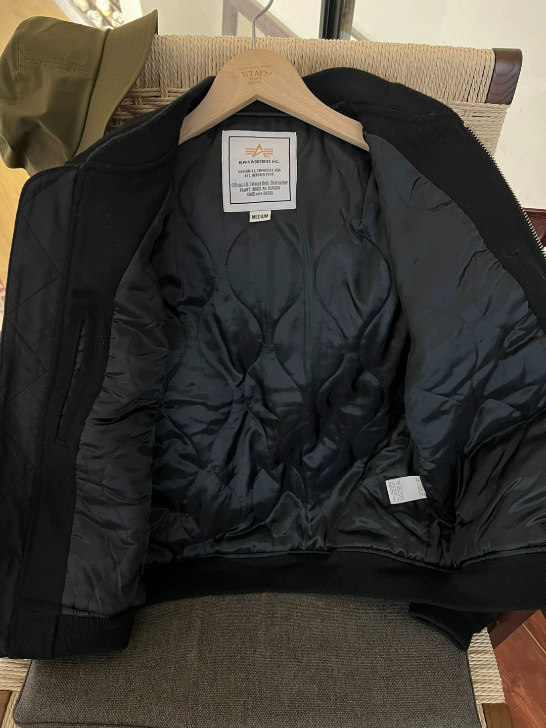 alpha ma1 baseball jacket size M