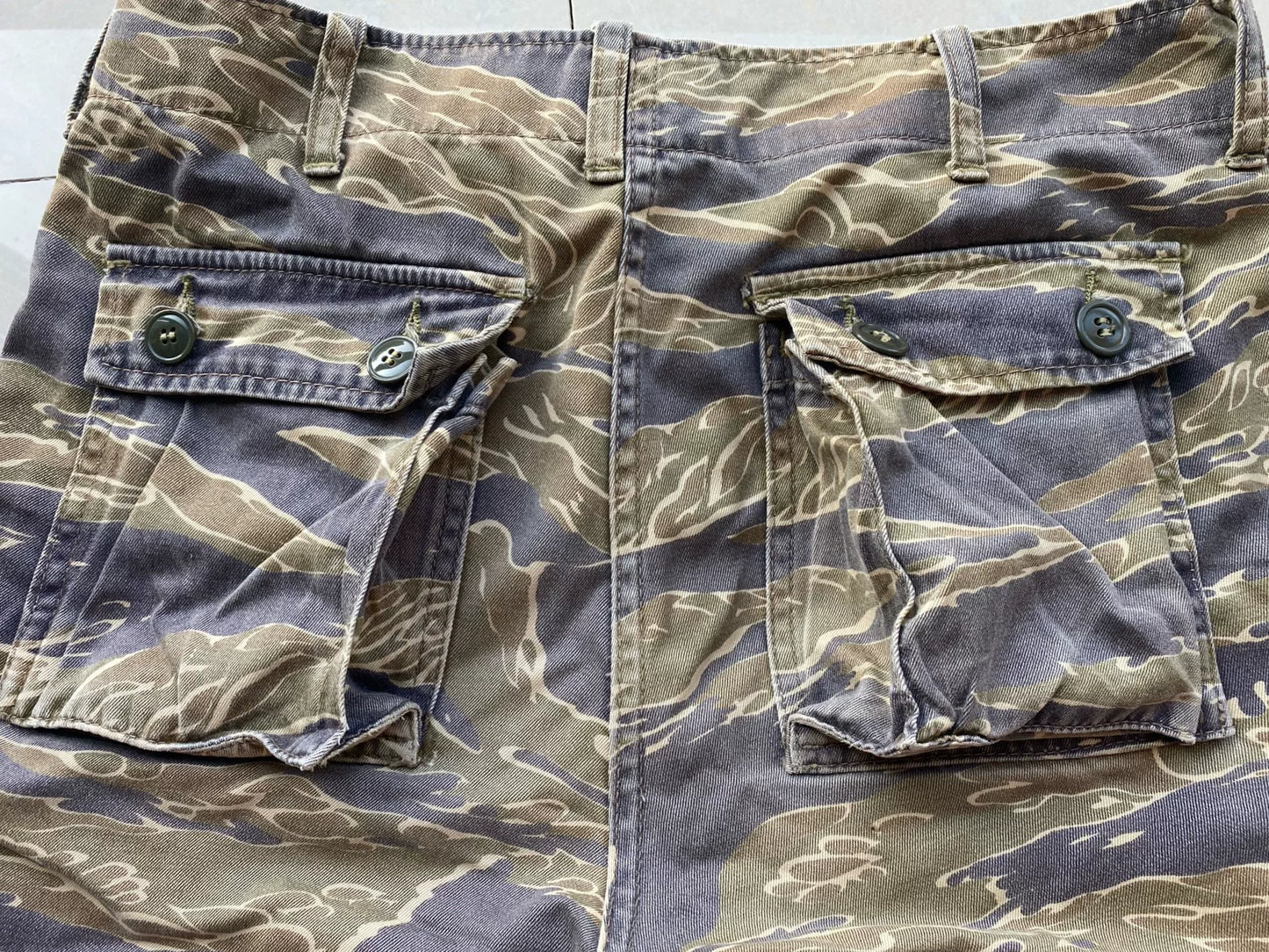tiger camouflage shorts in army green