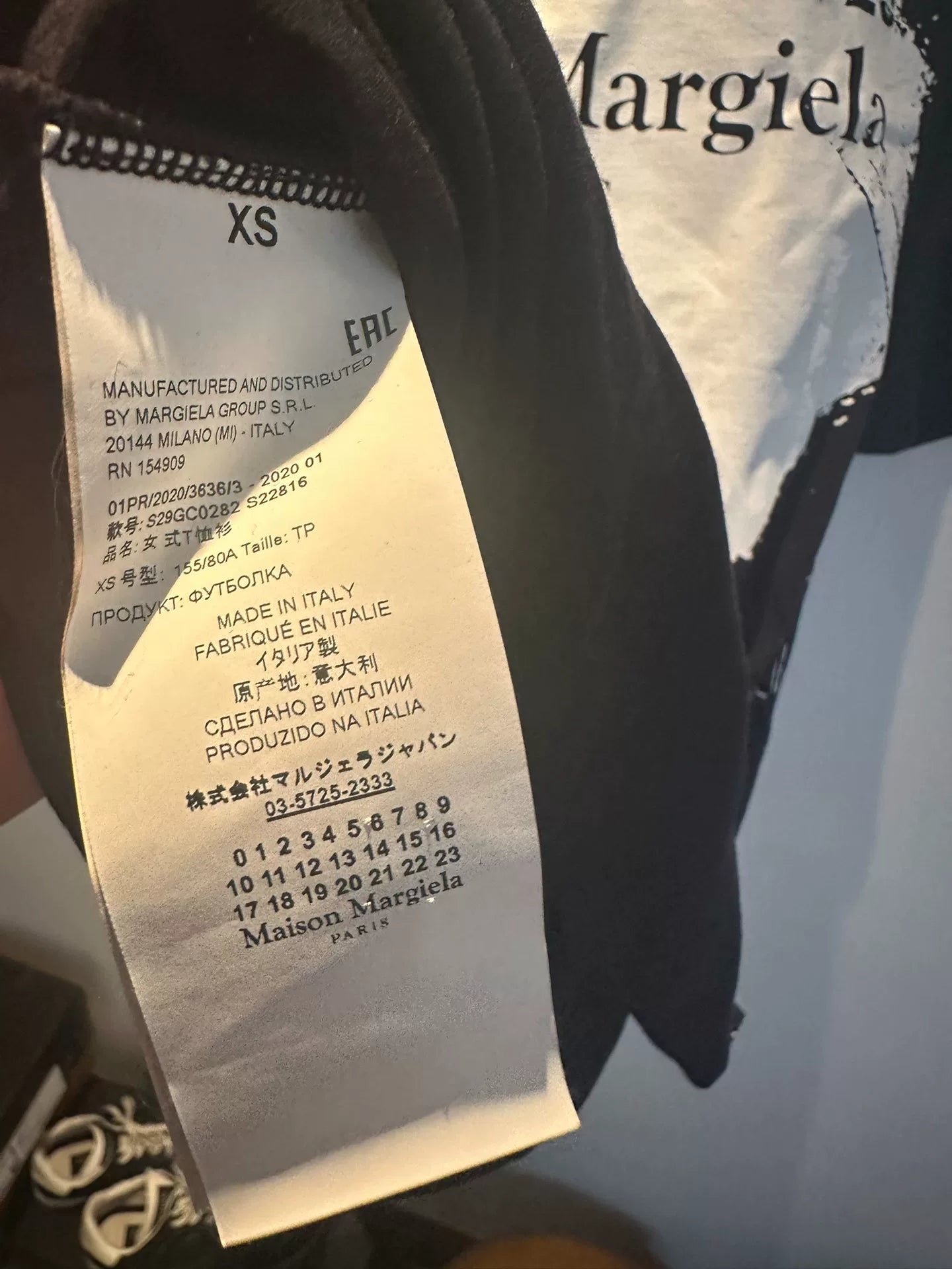 maison margiela black and white short sleeve