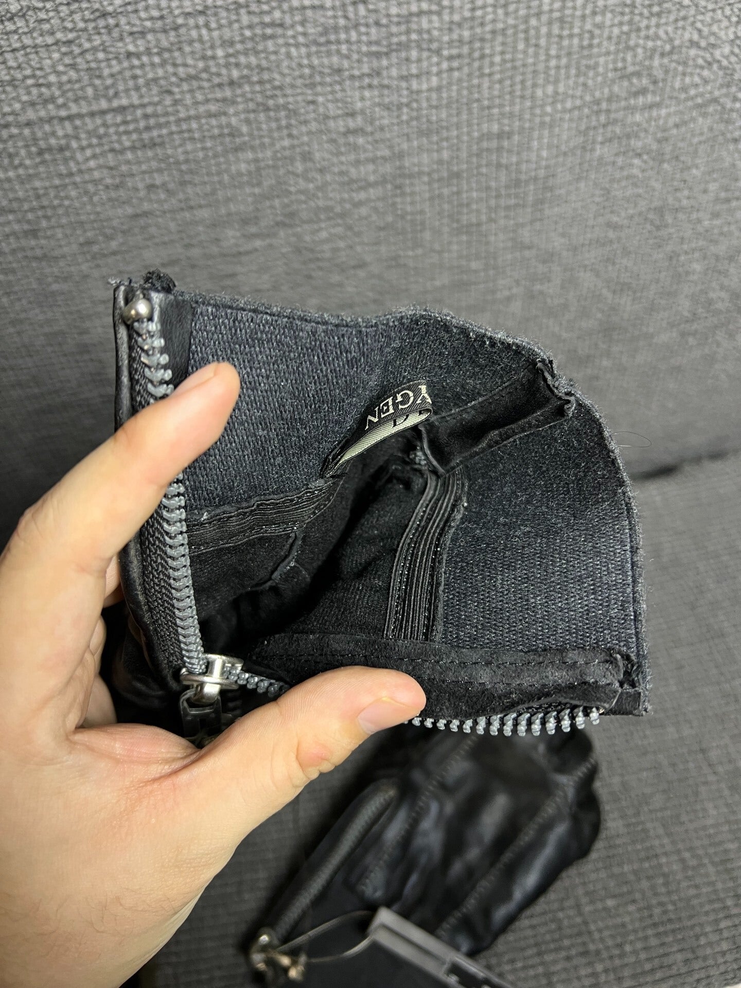 d hygen leather zip gloves for men