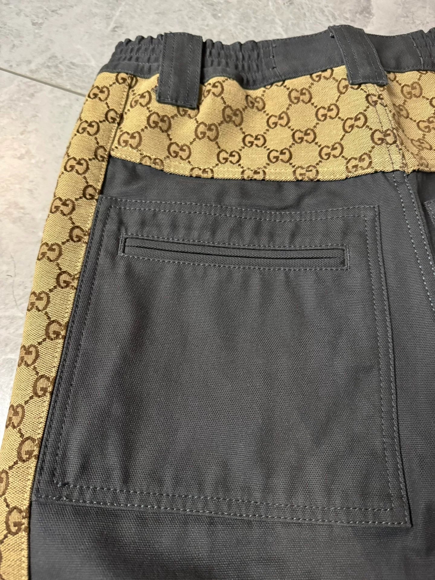 Gucci Casual Pants in Unique Design