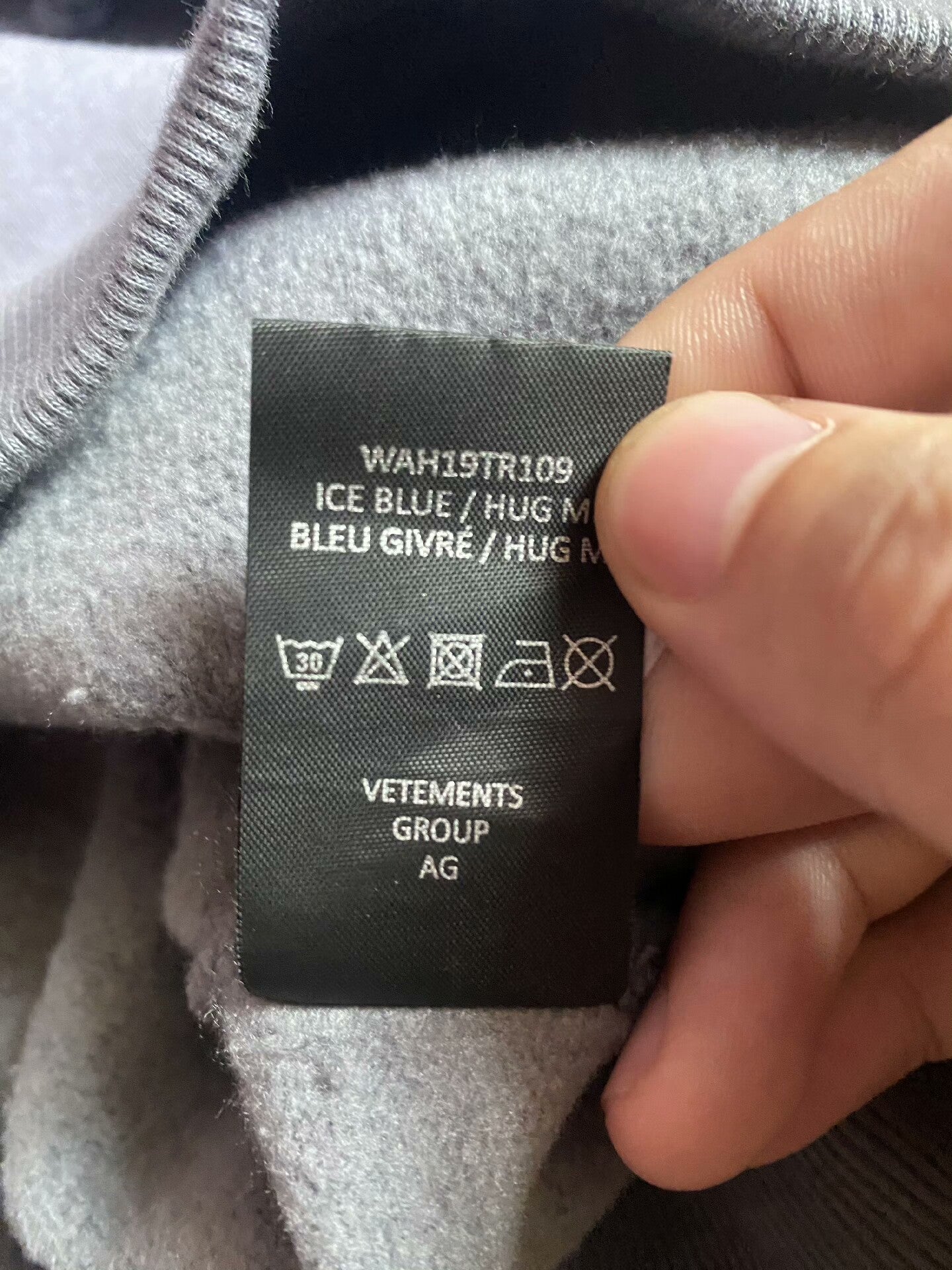 vetements hug me sweatshirt with graphic design