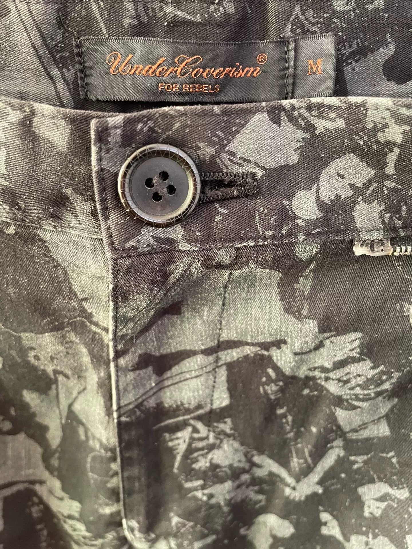UNDERCOVER CARGO PANTS WITH CAMO PRINT