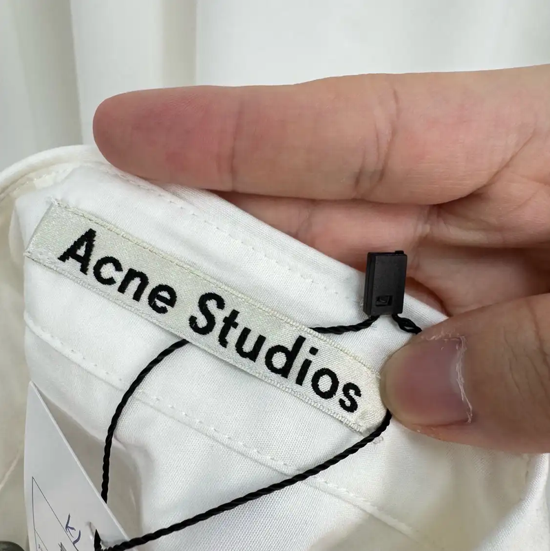 Acne Studios Stylish White Sleeveless Shirt