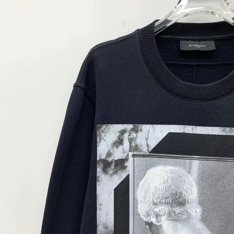 Givenchy Black Cotton Graphic Long Sleeve Sweatshirt 0089