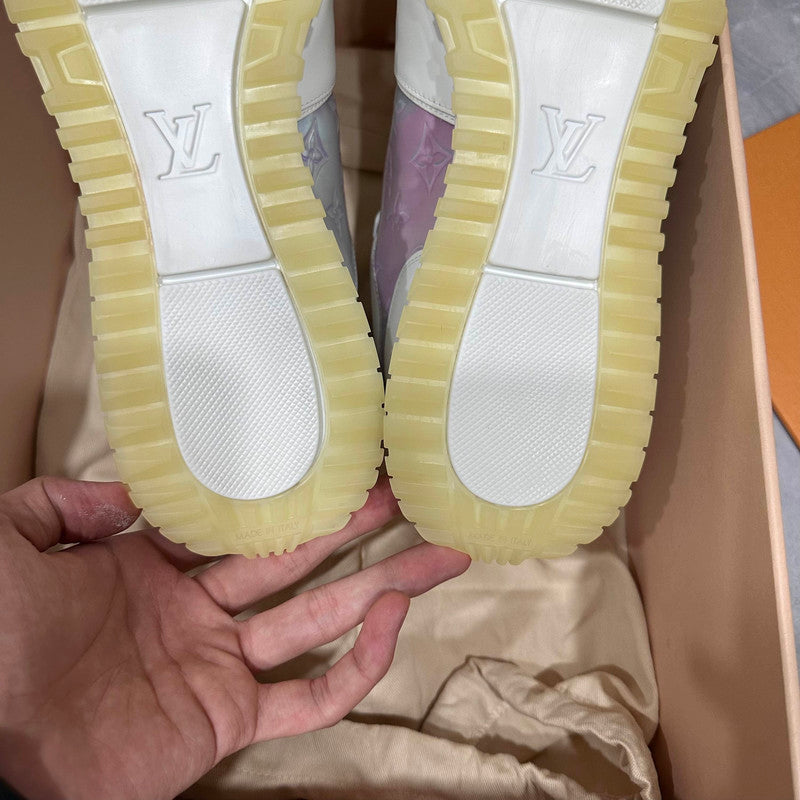 Louis Vuitton Run Away Sport Comfort Low Sneakers 0079