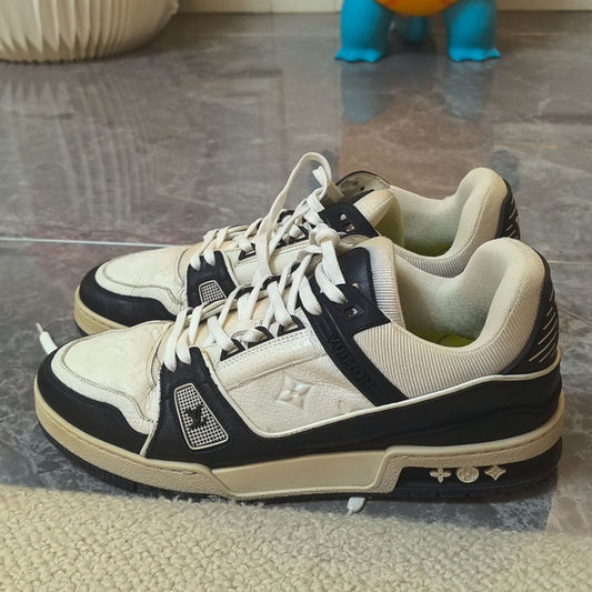 Louis Vuitton Low Top Trainer Sneakers 0079