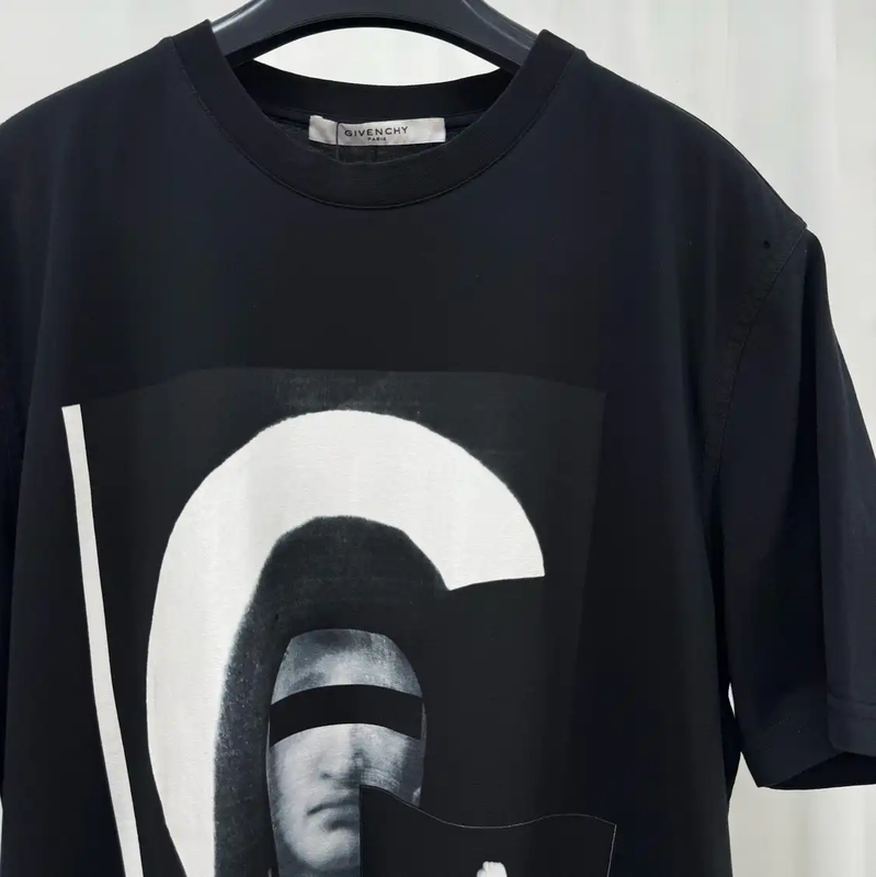 Givenchy Black Logo Graphic Short Sleeve T-shirt 0089