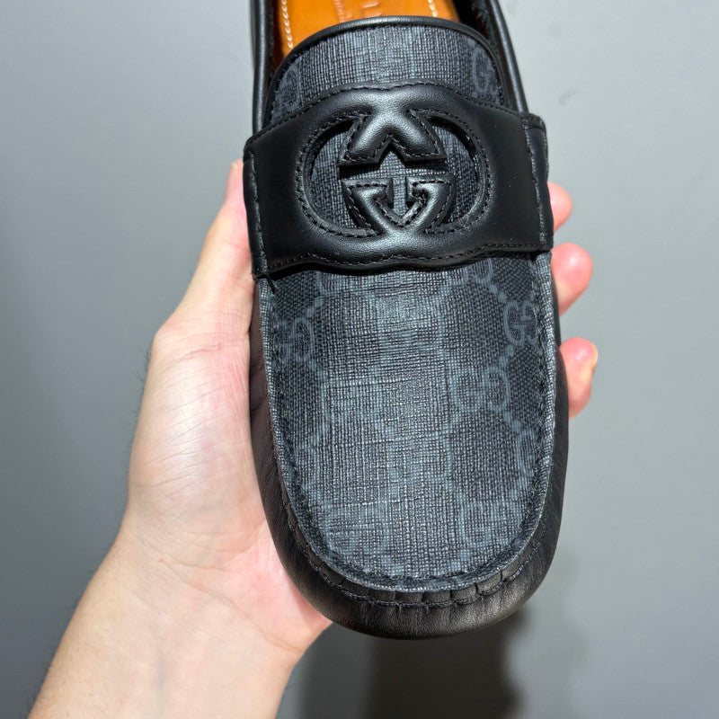 Gucci Black Leather Interlocking Loafers for Men 0079