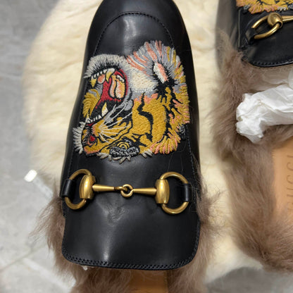 Gucci Stylish Casual Black Slipper with Embroidery 0079