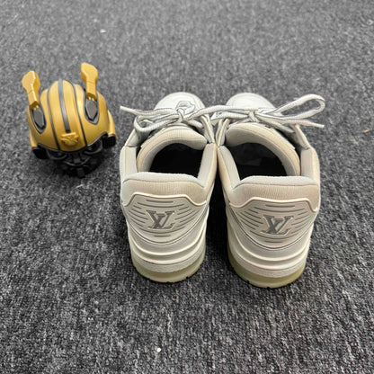 Louis Vuitton Retro Logo Fashion Sneakers 0079