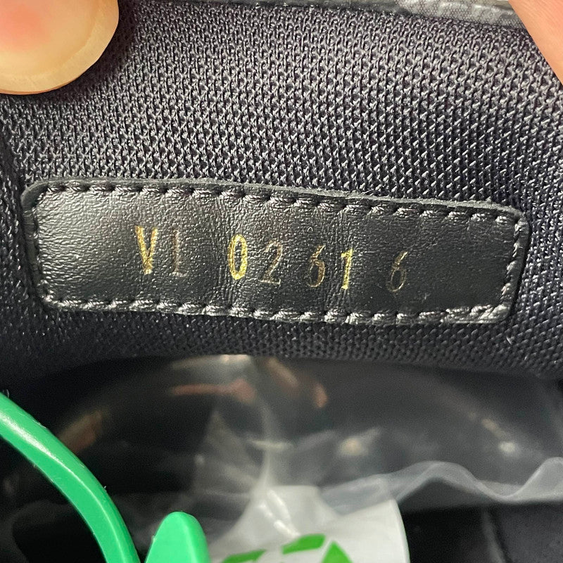 Louis Vuitton Black Low-top Fashion Sneakers 0079