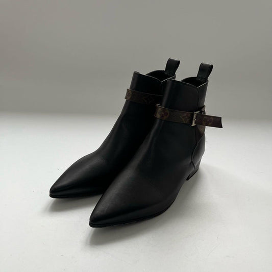 Louis Vuitton Pointed Toe Ankle Boots 0079