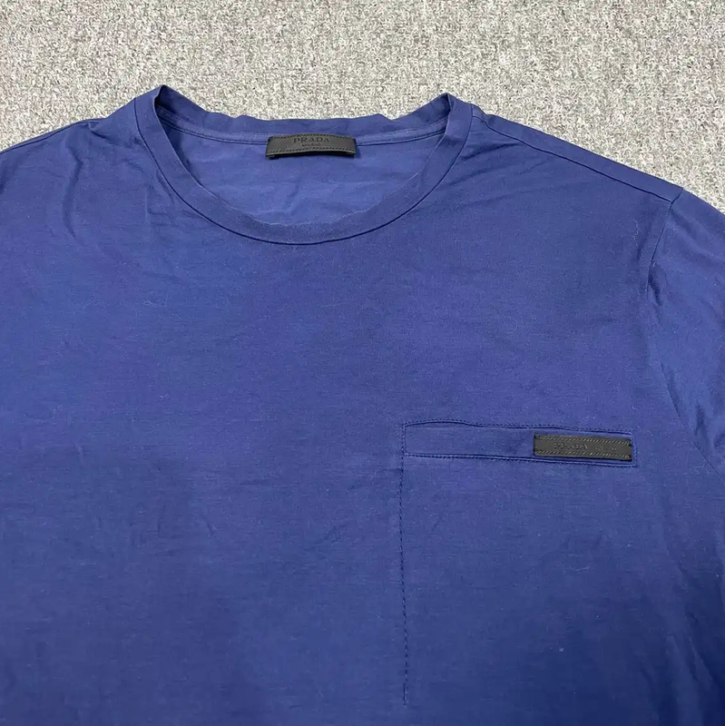 Prada Men's Cotton T-Shirt in Deep Blue