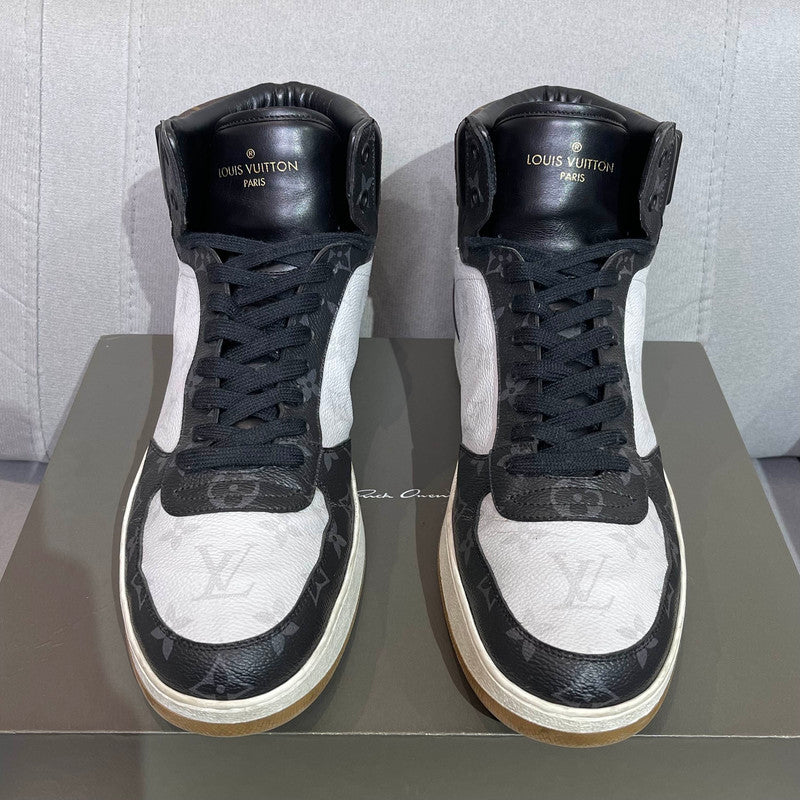Louis Vuitton Rivoli Series Black and White Sneakers 0079