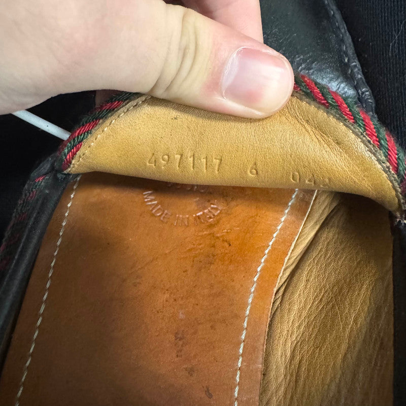 Gucci Black Leather Loafers with Bee Embroidery 0079