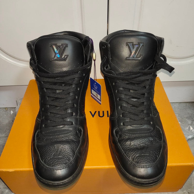 Louis Vuitton Rivoli High-Top Casual Sneakers in Black 0079