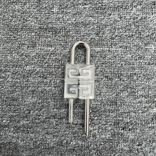 Givenchy Silver Padlock Pattern Buckle-yf