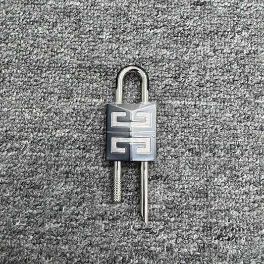 Givenchy Silver Lock Buckle Accessory-yf