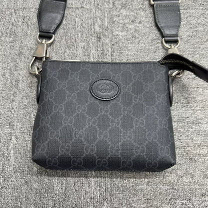 Gucci GG Logo Messenger Bag-zp