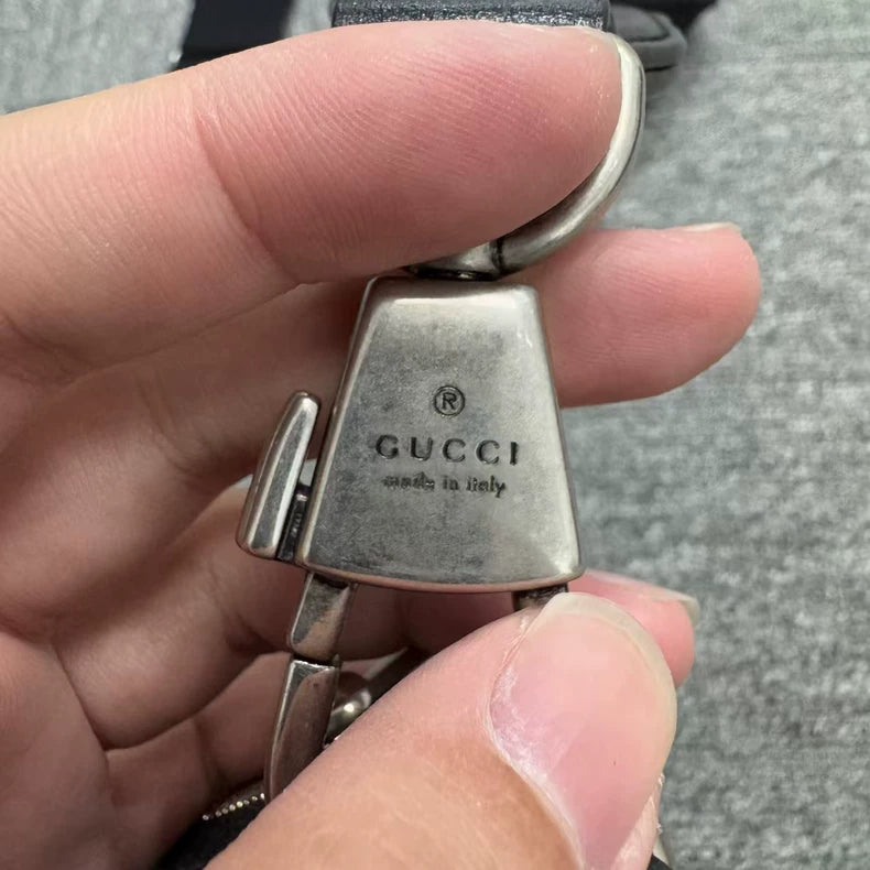 Gucci GG Logo Messenger Bag-zp