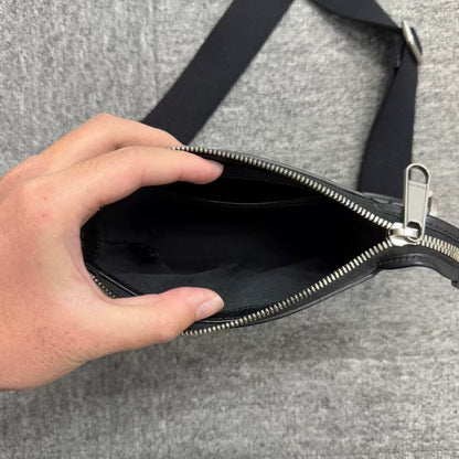 Gucci GG Logo Messenger Bag-zp