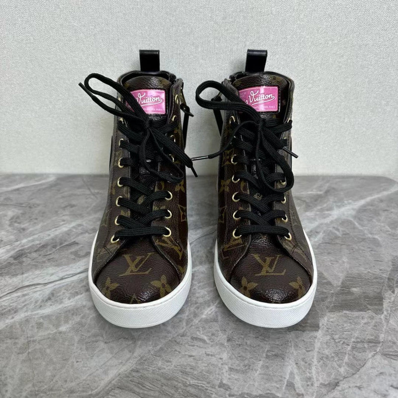 Louis Vuitton Stylish Brown Leather Sneakers 0079